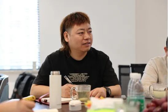 百色分公司总监周晓东先生广州名匠装饰(集团)百色分公司经理冷小忠